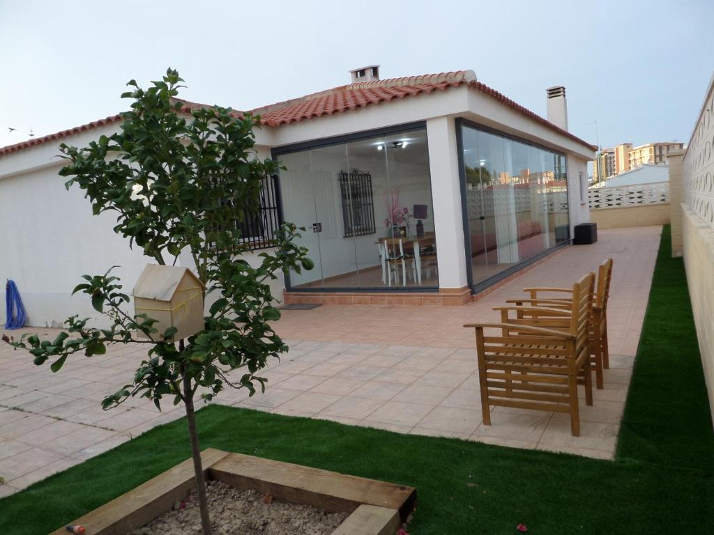 CHALET DE LUJO EN LA PLAYA, Benimagrell – Updated 2023 Prices