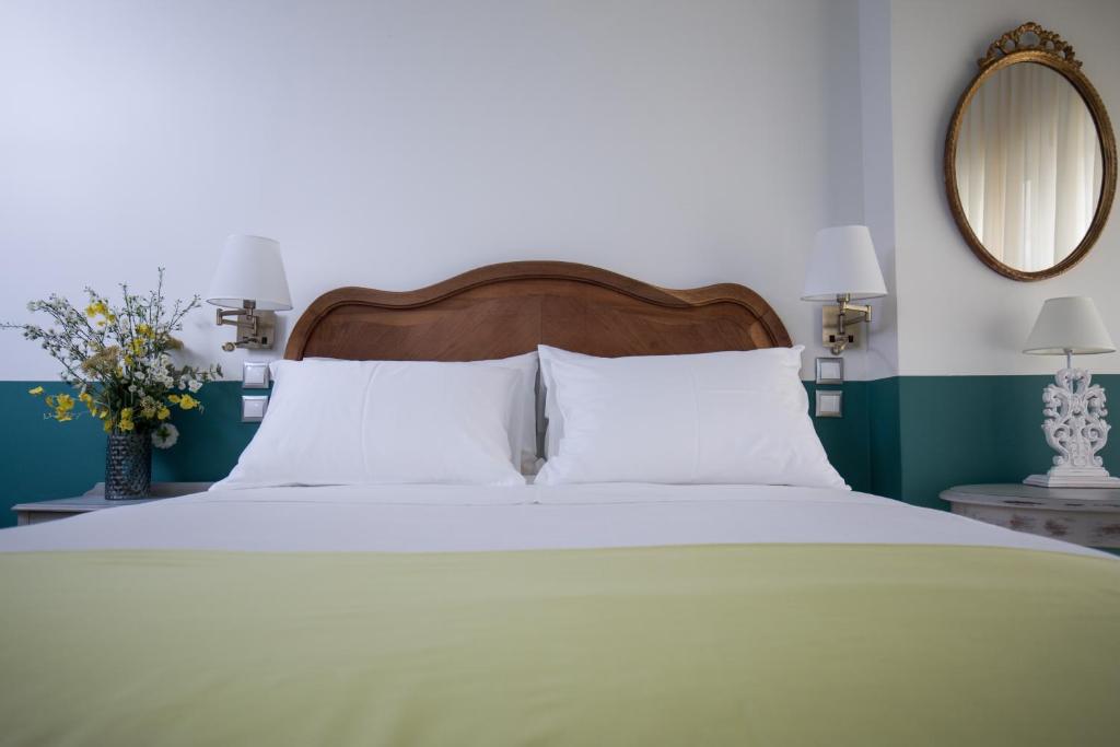 Rastoni Athens Suites near Acropolis at Tsatsou street - One-Bedroom Apartment