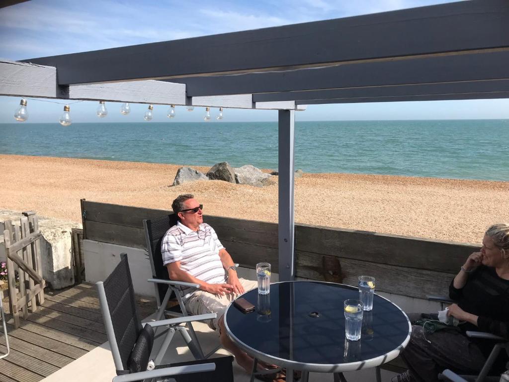 The beach cottage, Folkestone Updated 2022 Prices