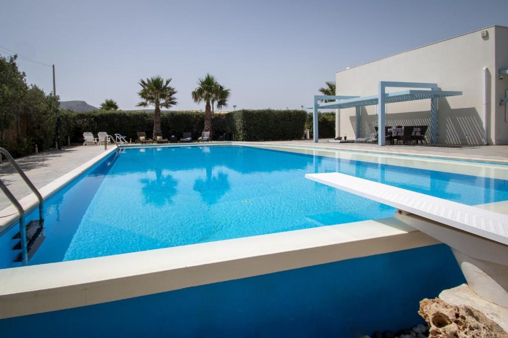 Basen w obiekcie Villa Afrodite | Luxury Villa and Pool lub w pobliżu