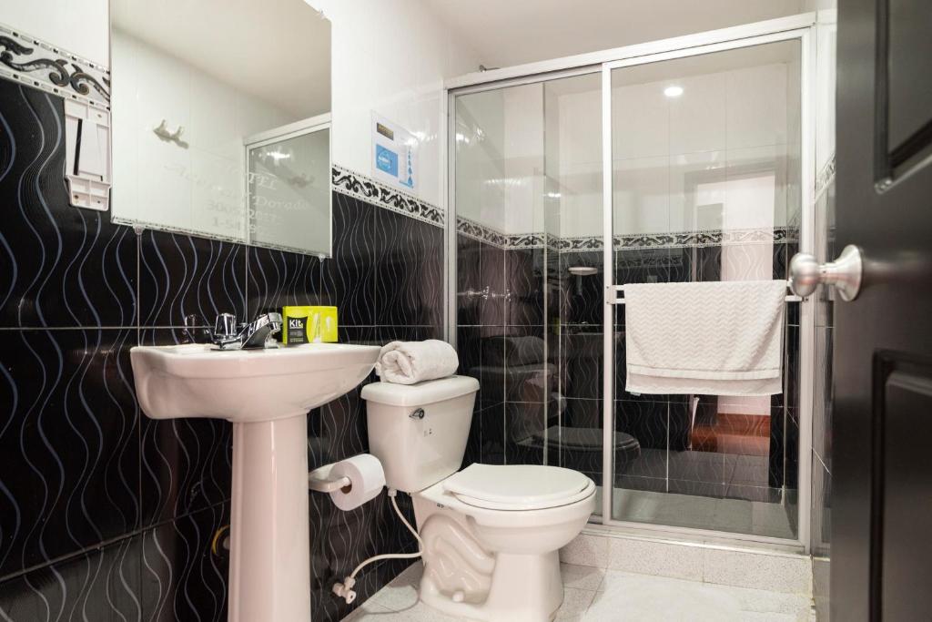 Koupelna v ubytování Hotel Dorado 100