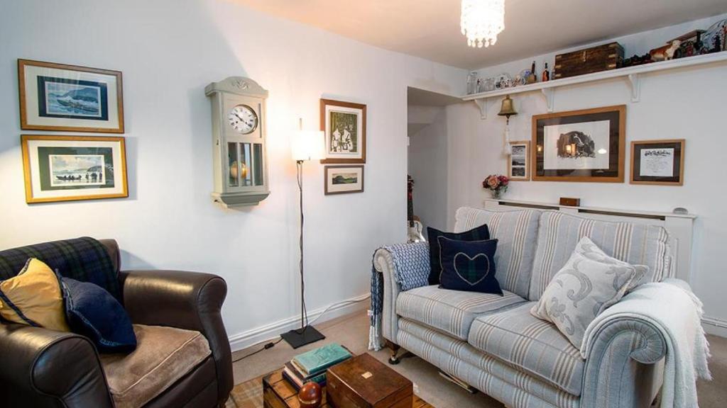 White O Morn - Two-Bedroom House