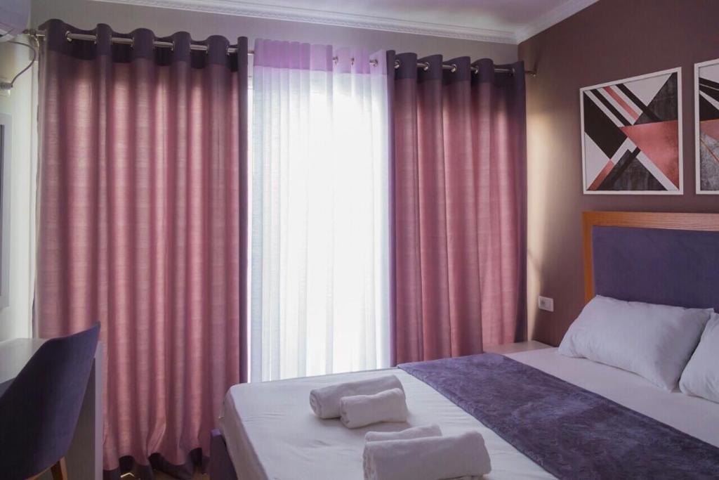 Modern Furnished Apartment with View - Image 12