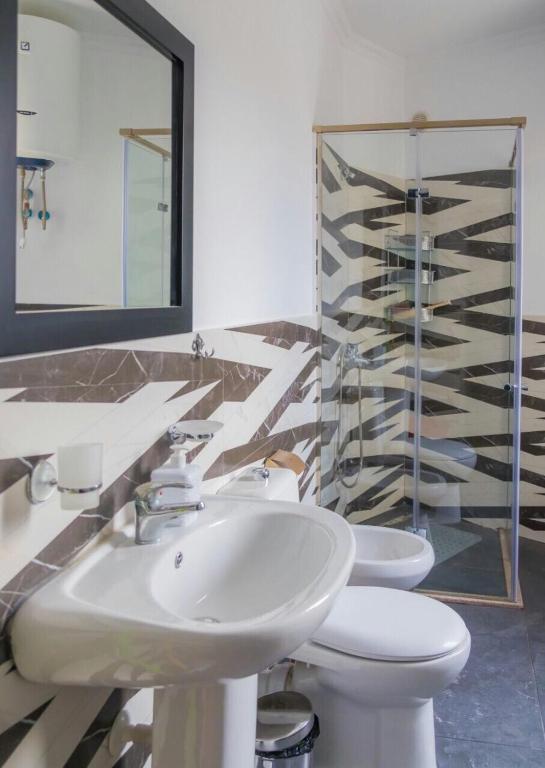 Modern Furnished Apartment with View - Image 3