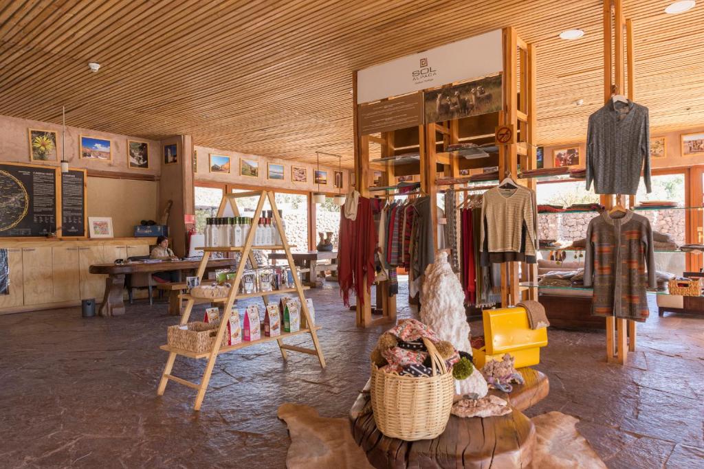 Um restaurante ou outro lugar para comer em Hotel Cumbres San Pedro de Atacama