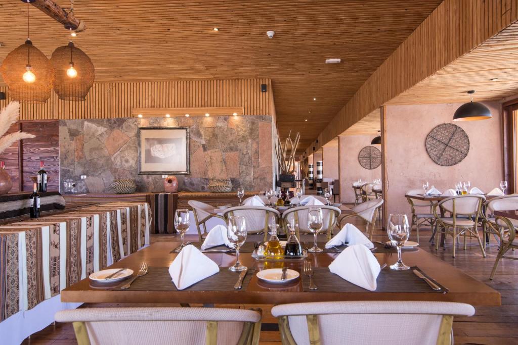 Um restaurante ou outro lugar para comer em Hotel Cumbres San Pedro de Atacama