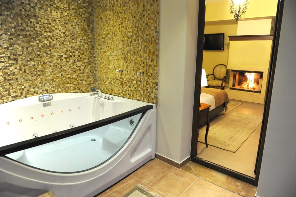 Agapi Luxury Hotel - 8