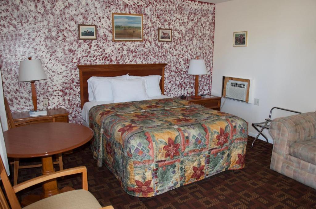 Sara Glen Motel - Saratoga Springs-Glens Falls - Deluxe Queen Room