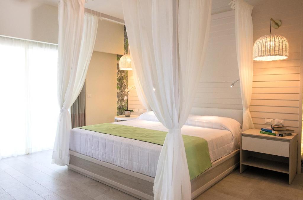 Grand Sirenis Punta Cana Resort & Aquagames - All Inclusive - Romance Double Room (2 Adultos)