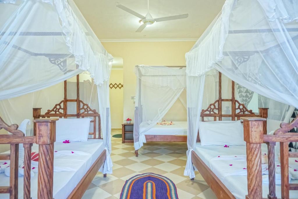 Postel nebo postele na pokoji v ubytování Ifa Beach Resort