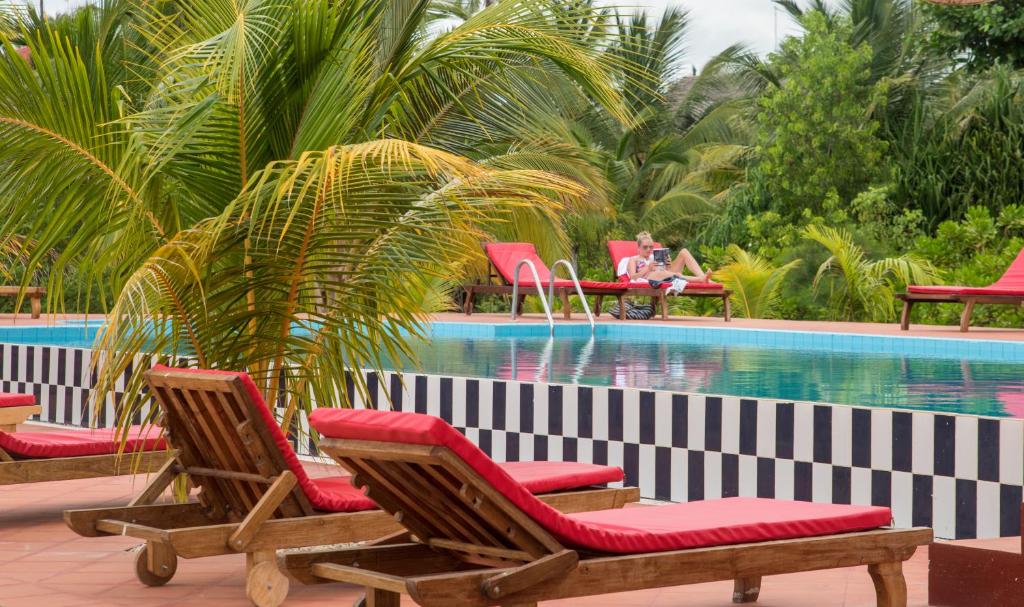 Bazén v ubytování Ifa Beach Resort nebo v jeho okolí