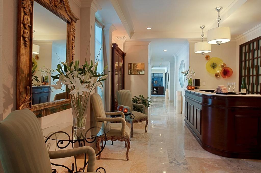 Гостиная зона в Royal Hideaway Playacar All-Inclusive Adults Only Resort