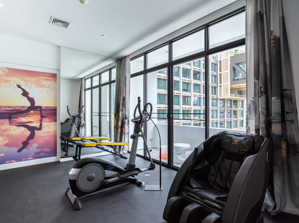Fitness centrum a/nebo fitness zařízení v ubytování Benviar Tonson Residence