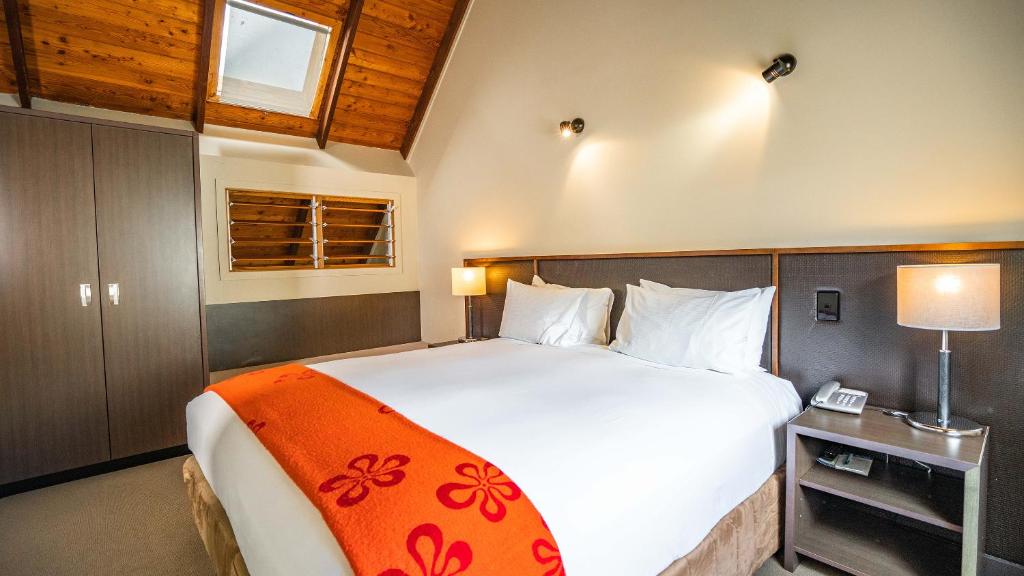 Postel nebo postele na pokoji v ubytování Scenic Hotel Bay of Islands