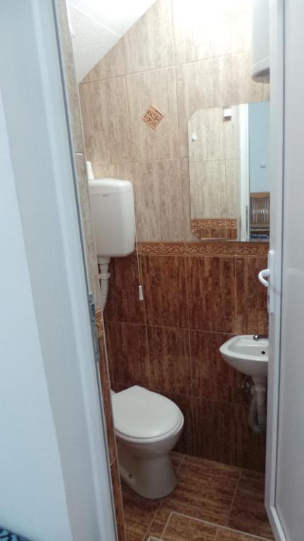 Un baño de Kuća Radović