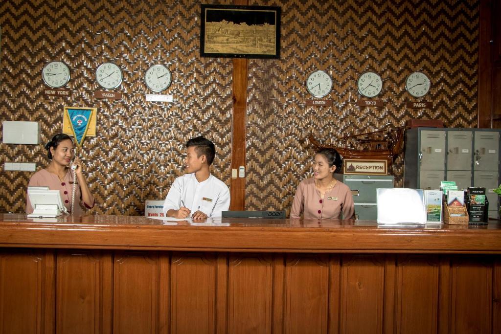 入住红宝石真实酒店的客人