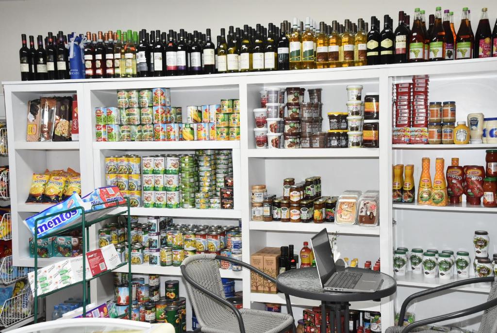 Nápoje v ubytování Rimon Cyprus Israeli Kosher Rooms