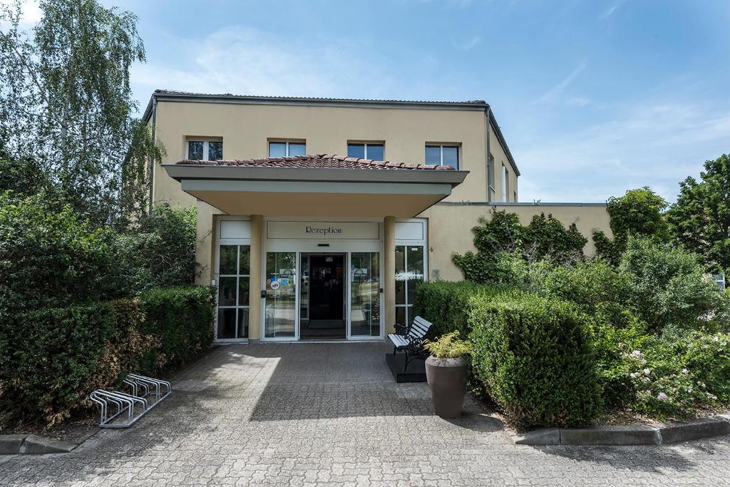 Zahrada ubytování Days Inn Dessau