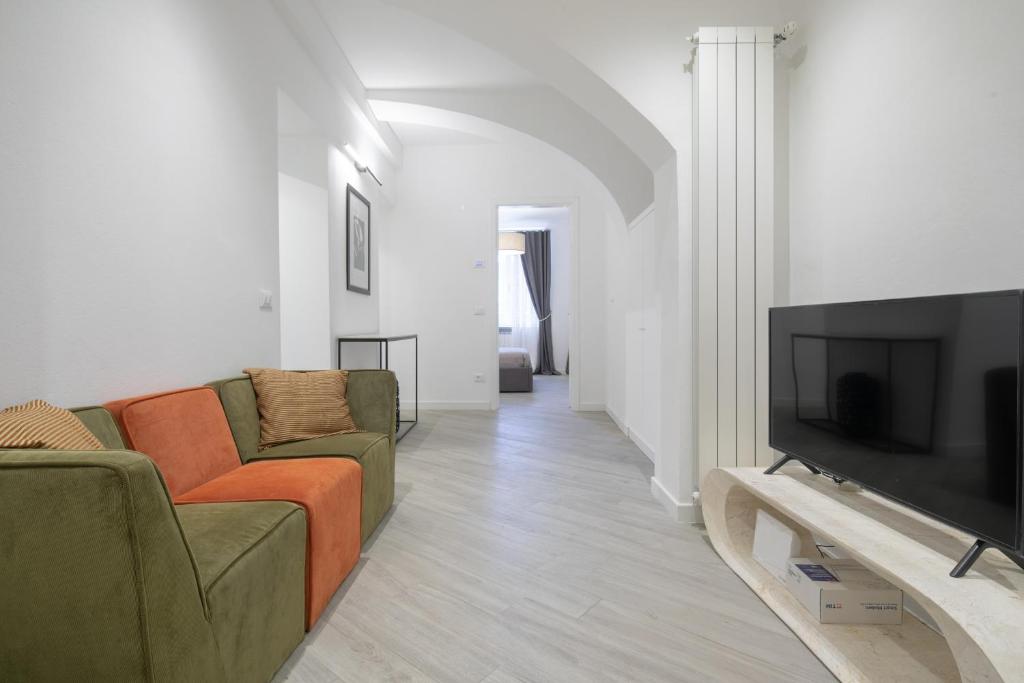 A television and/or entertainment centre at Palace Downtown Florence