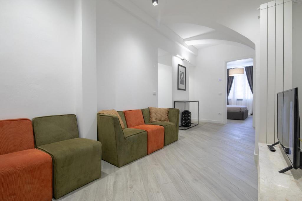 A television and/or entertainment centre at Palace Downtown Florence