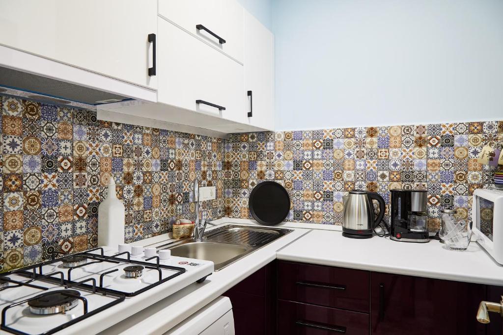 A kitchen or kitchenette at No 8 Galata