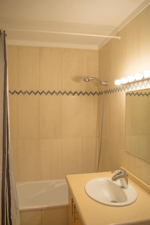 A bathroom at Lajas De Chapin FREE WIFI