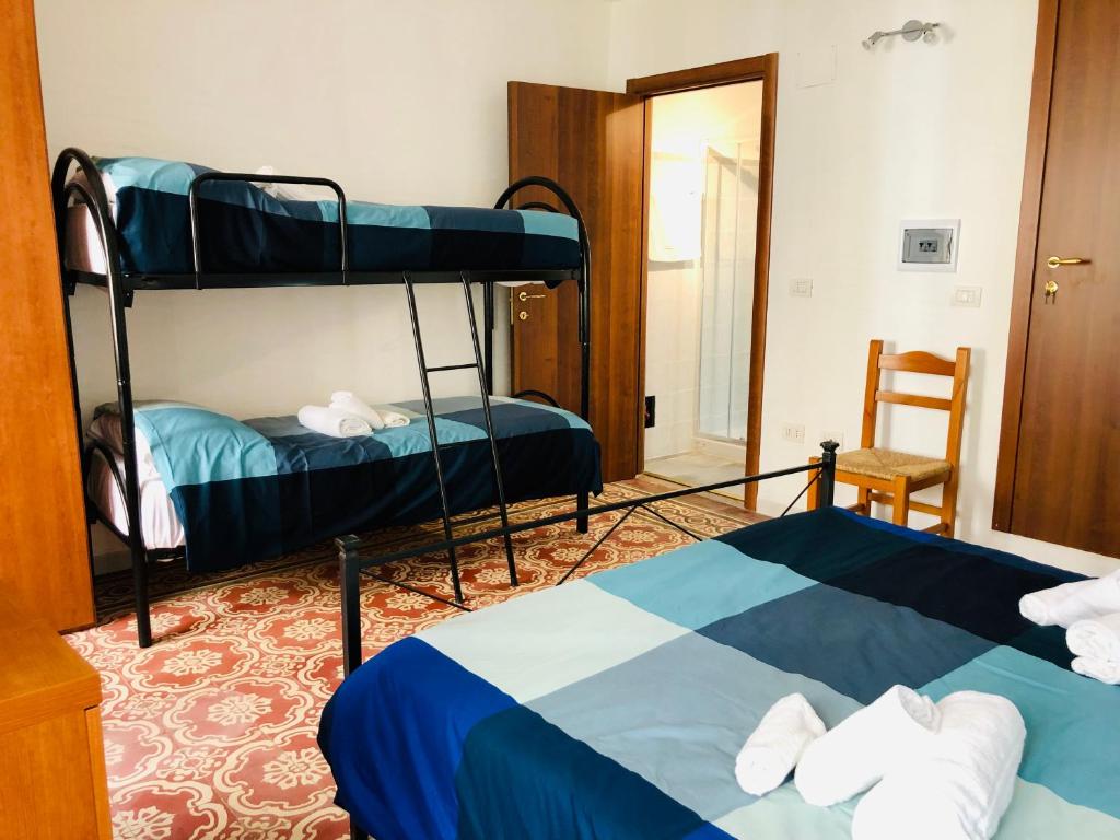Il Terrazzino Iglesias - Habitación Familiar Con Baño Privado