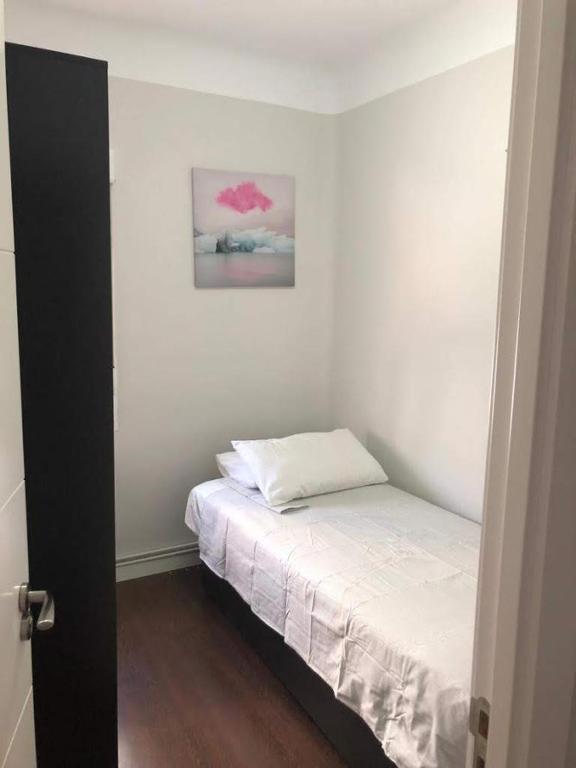 Stylish 4 room apartment, great location, Madrid, Spain ...