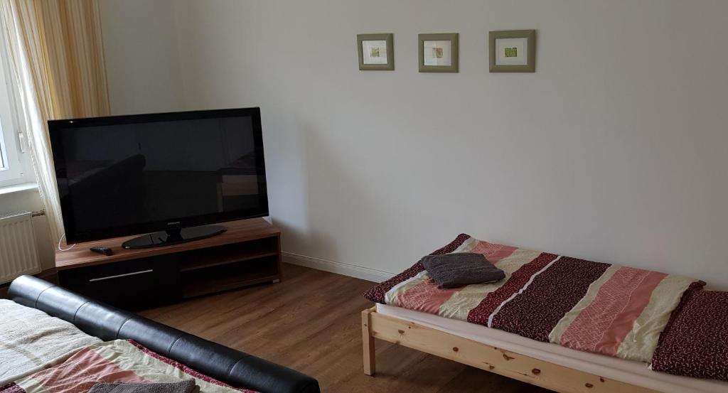 TV a/nebo společenská místnost v ubytování Ein Zuhause auf Zeit
