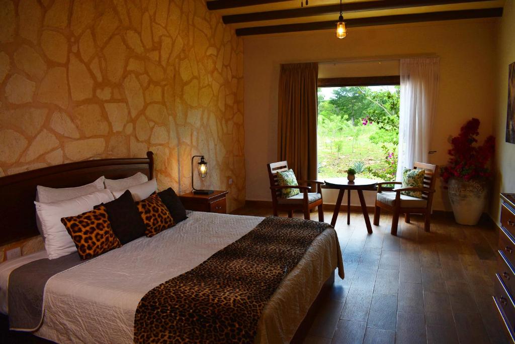 Villas Vallazoo - Habitación Doble O Gemela Con Vista Al Jardín