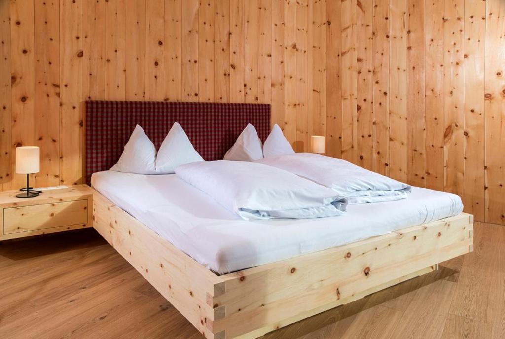 Postel nebo postele na pokoji v ubytování Hotel Schoenblick