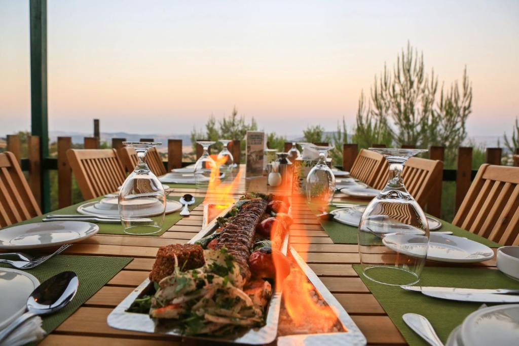 Foto dalla galleria di Mountain Breeze Lodge & Resort ad Al-Salṭ