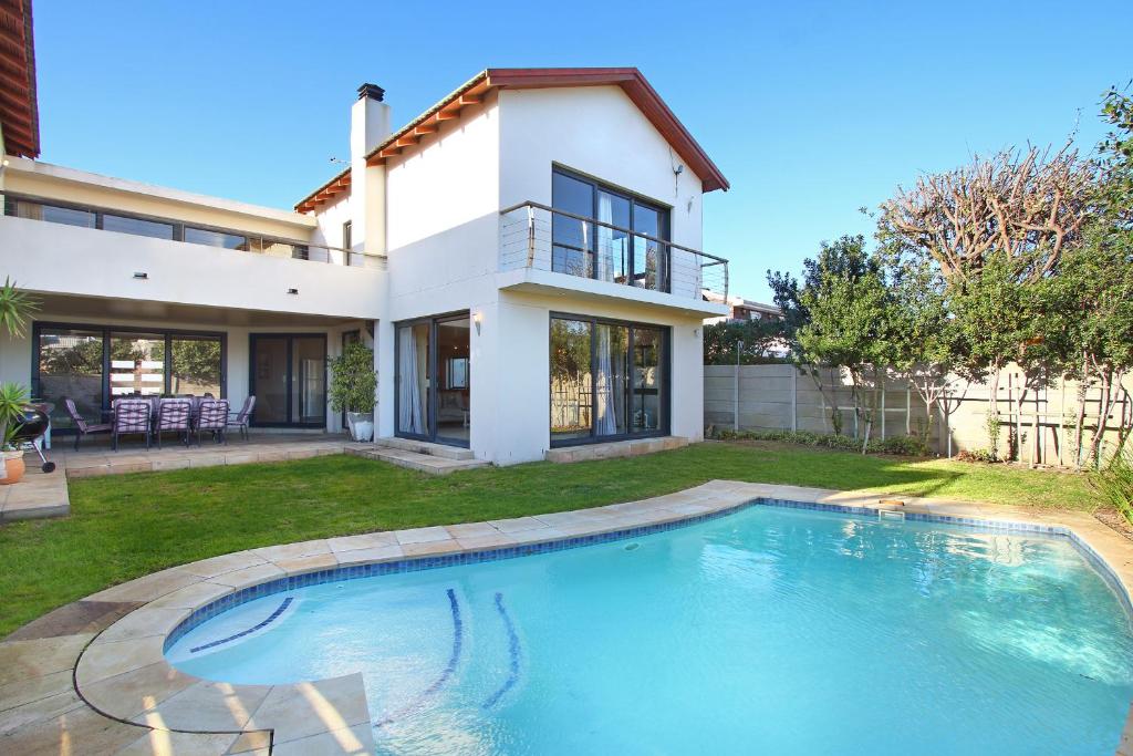 Hồ bơi trong/gần Sunset at Granula