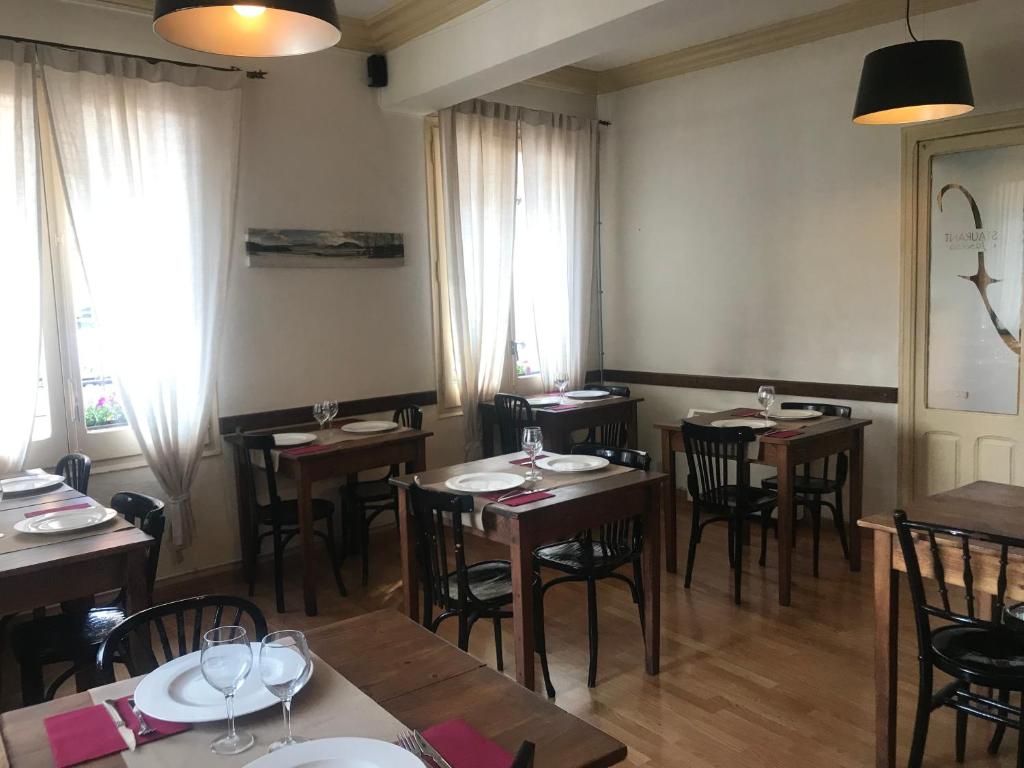 Un restaurante o sitio para comer en Fonda Can Fasersia