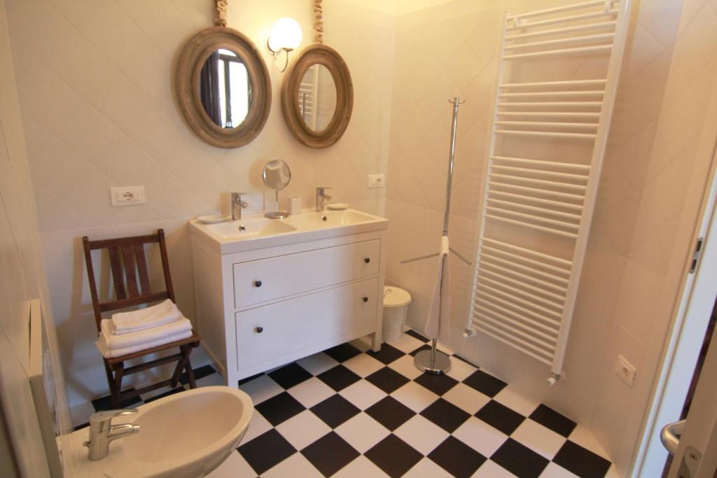 Koupelna v ubytování La Piazzetta di Canale B&B