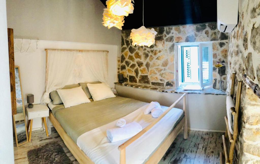 Postel nebo postele na pokoji v ubytování Peasant´s Palace