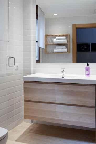 A bathroom at Apartamentos Turísticos Beethoven Haro