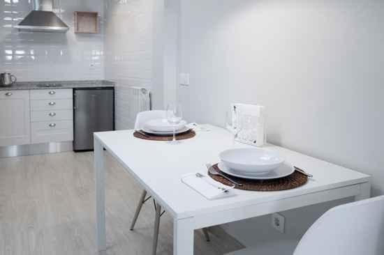 A kitchen or kitchenette at Apartamentos Turísticos Beethoven Haro