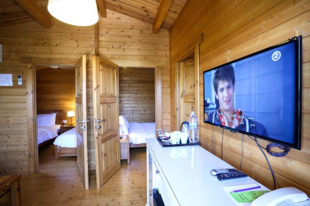 TV o dispositivi per l'intrattenimento presso Mountain Breeze Lodge & Resort