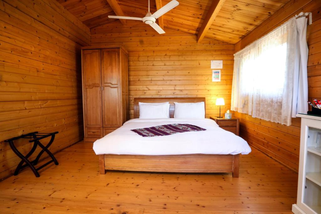 Letto o letti in una camera di Mountain Breeze Lodge & Resort