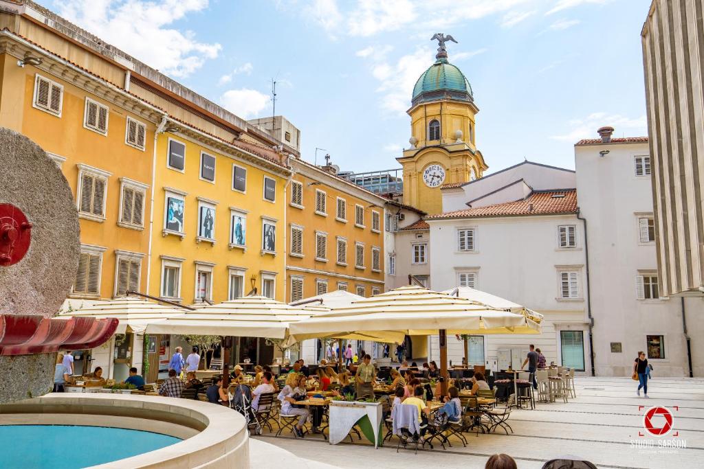 Budova, v ktorej sa apartmán nachádza