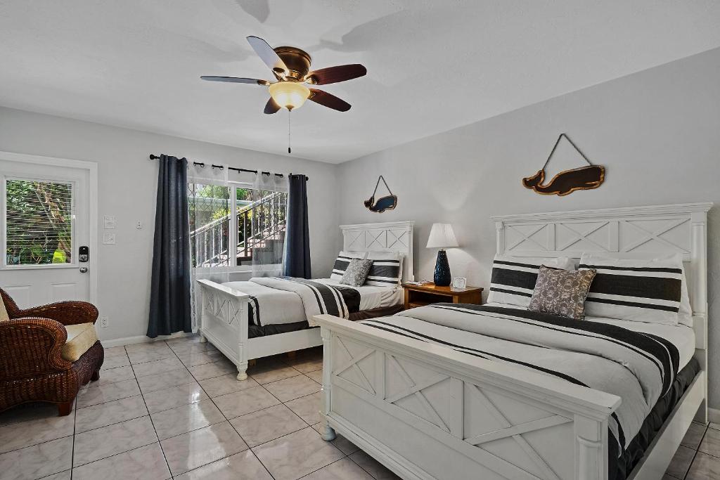 Foto de la galería de 4145 By The Sea Inn & Suites en Fort Lauderdale