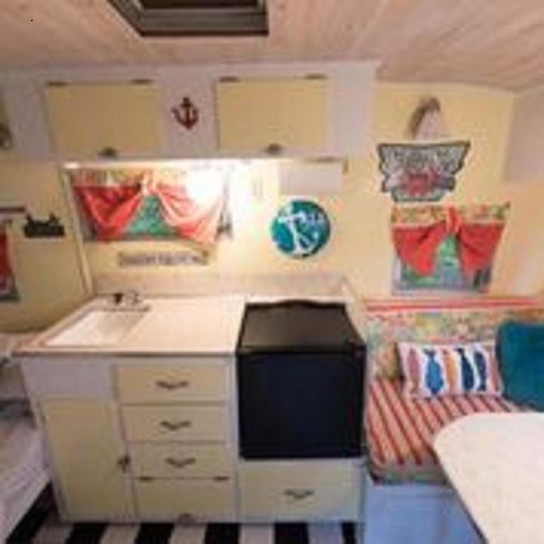 Nauti Otter Inn and Yurt Village - Caravana (2 Adultos) Com Casa De Banho Partilhada