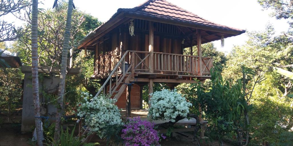 Zahrada ubytování ESA di Kubu Homestay