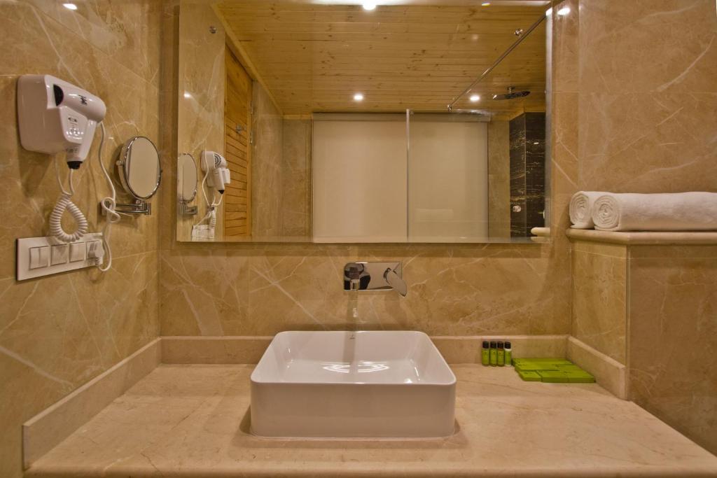 The Holiday Villa Resorts & Spa - King Room With Garden View