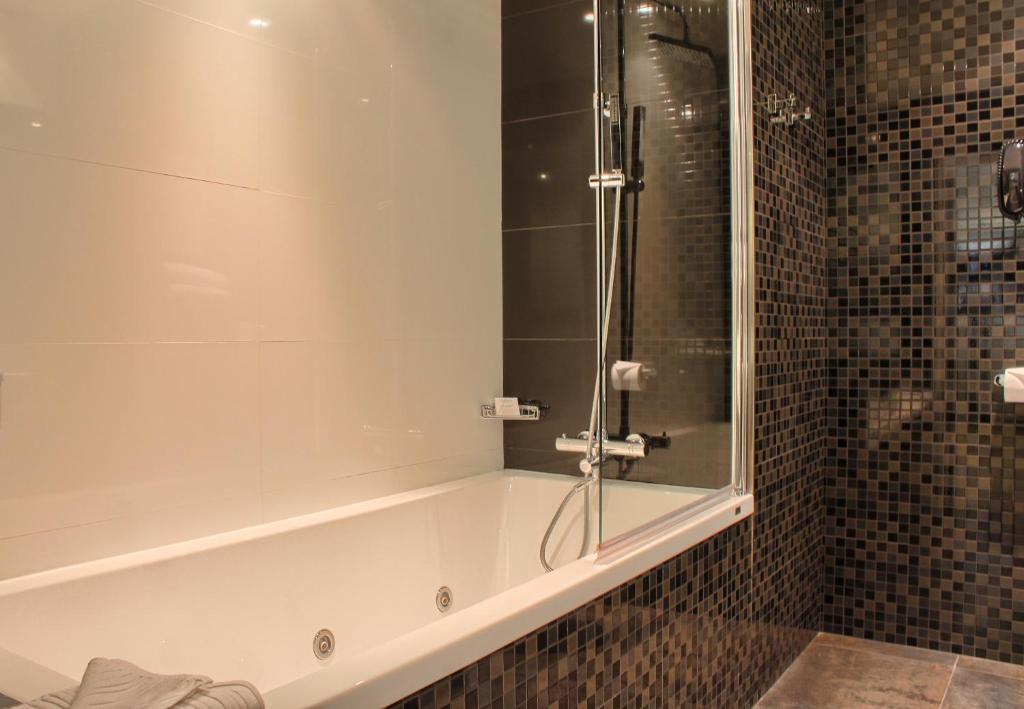 L'Empire Paris - Louvre - Resim 26