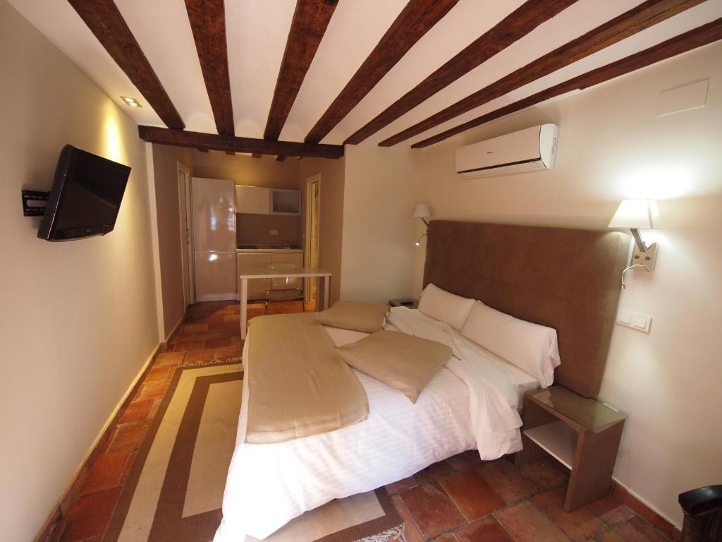 Los Ojos de la Mora Apartamentos Boutique - Double Or Twin Room With Private Bathroom