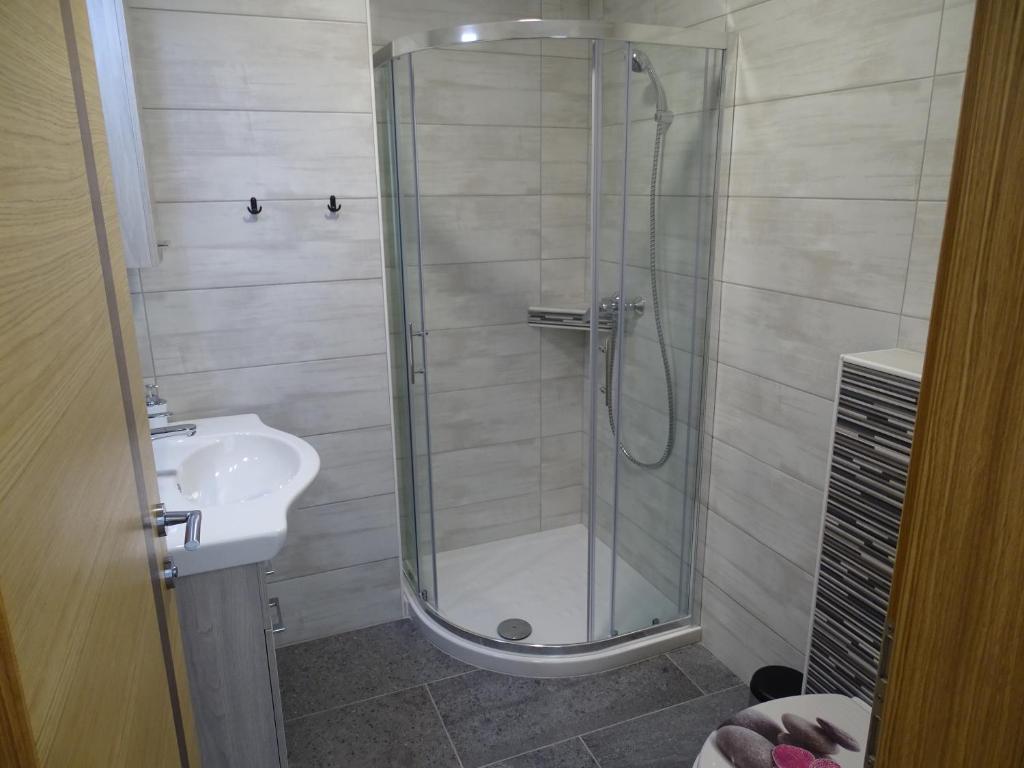 Koupelna v ubytování Apartments Laura FARM STAY