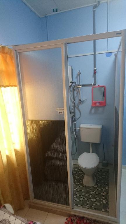 Koupelna v ubytování Homestay Roomstay Muar Srizahrani