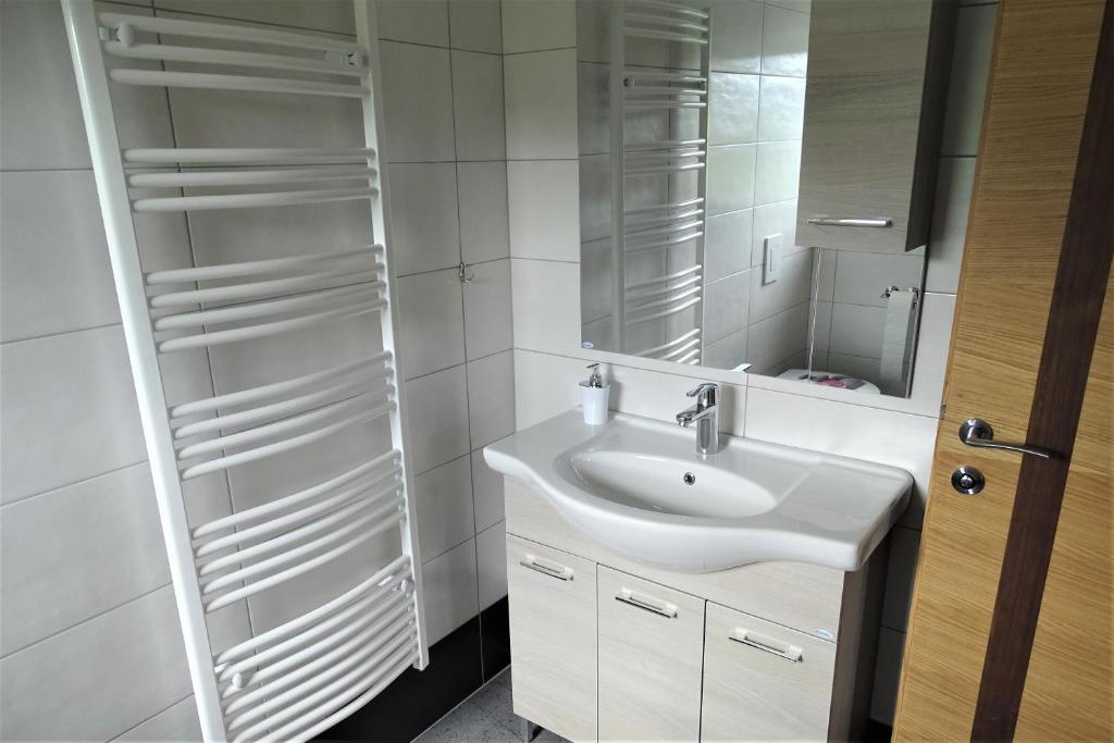 Koupelna v ubytování Apartments Laura FARM STAY